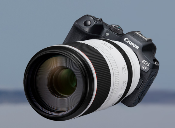 EOS R7