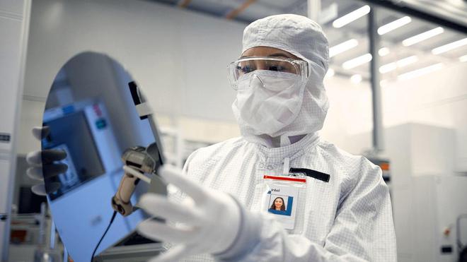 英特尔代工路线图更新：新增Intel 18A-PT工艺，将提供新的先进封装技术
