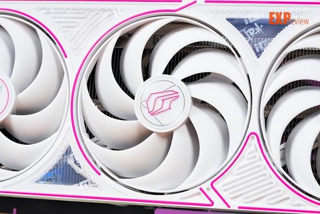 iGame RTX5060Ti Ultra W OC 16GB评测:潮酷风格的2K“挑战者”