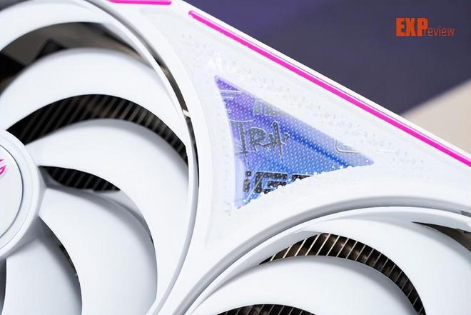iGame RTX5060Ti Ultra W OC 16GB评测:潮酷风格的2K“挑战者”