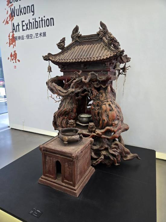 梦幻“联动”!《剑星》制作人参观《黑神话》艺术展
