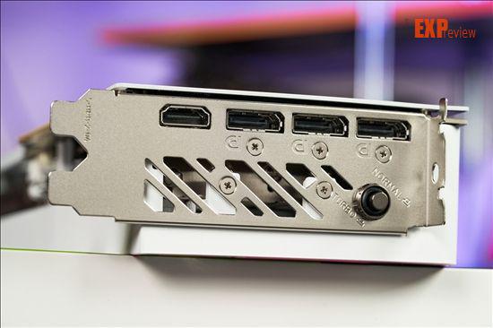 iGame GeForce RTX 5070 Ultra W OC评测:是霓虹潮玩2K游戏利器